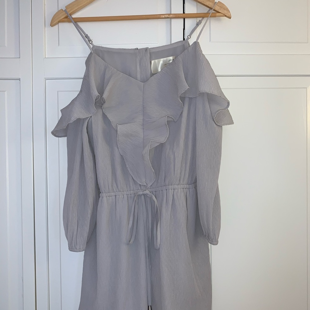 J.O.A. Los Angeles Off the shoulder grey romper